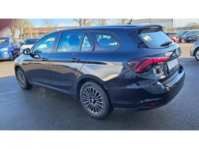 FIAT TIPO SW 1.0 FireFly Turbo 100cv + Système de Navigation