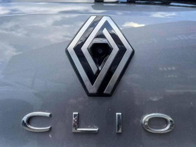 RENAULT CLIO Evolution 1.5 Blue dCi 100cv + Camera de recul + Sieges avant chauffant + NEUF 0KM