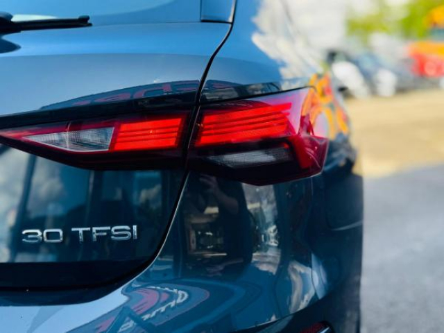 AUDI A3 SPORTBACK 30 TFSI 110cv + Sellerie Cuir Blanc + sièges avant chauffants