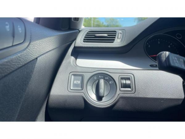 VOLKSWAGEN Passat SW 2.0TDI 170cv DSG6 SW + ATTELAGE + CAMERA DE RECUL + PACK HIVER