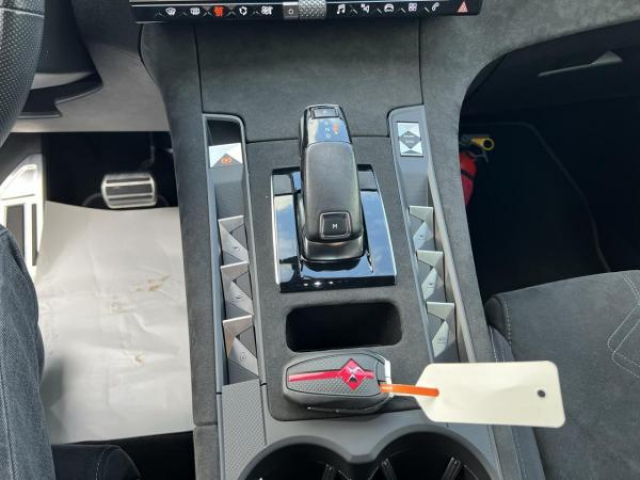 DS DS 7 CROSSBACK Performance Line 1.5 BlueHDi 130cv EAT8 + Aide au stationnement avant/arrière