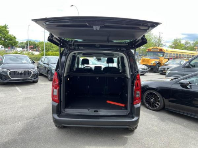 CITROEN BERLINGO Max VP M 1.5 BlueHDi 130cv EAT8 + Drive Pack + Navigation et Mirror Screen + NEUF 0KM