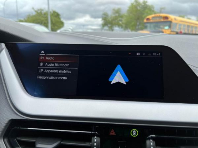 BMW SERIE 1 Advantage Pack 116dA 116cv + Sièges avant chauffants + Attelage