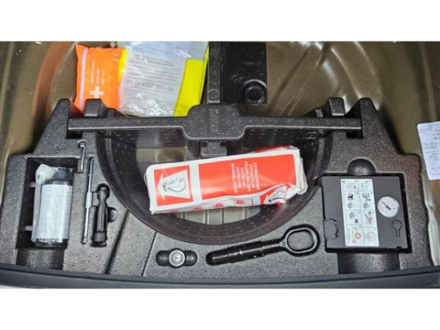 VOLKSWAGEN T-ROC Active 2.0 TDI 115cv + Carplay sans fil + Clim automatique + Navigation Discover Media