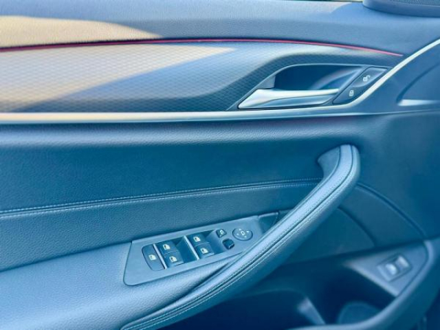 BMW SERIE 5 TOURING M-Sport 520d 190cv + Toit ouvrant panoramique + Driving Assistant + ACC avec Stop&Go