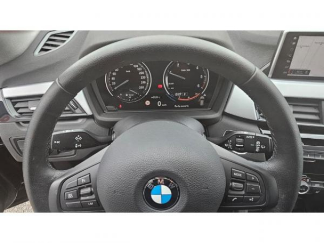 BMW X1 Lounge 16dA + Harman Kardon + Attelage Amovible + Sieges AV Chauffant