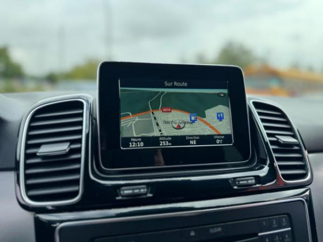MERCEDES GLE 4-Matic 250d 9G-Tronic+Camera de Recul+Attelage Elec+Cuir+CARPLAY+JA 21