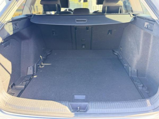 VOLKSWAGEN Golf SW LIFE 1.0 eTSI 110cv DSG7 + Caméra de recul  + Vitres arrière surteintées + RS