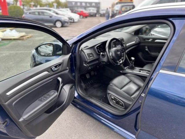 RENAULT Megane Estate Intens 1.5 Blue dCi 115cv + Bose Sound System + Pack Cuir + Easy Parking