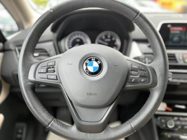 BMW serie 2 gran tourer Advantage 216d 116cv 7 Places + Attelage + Sièges AV chauffants + Intérieur Cuir