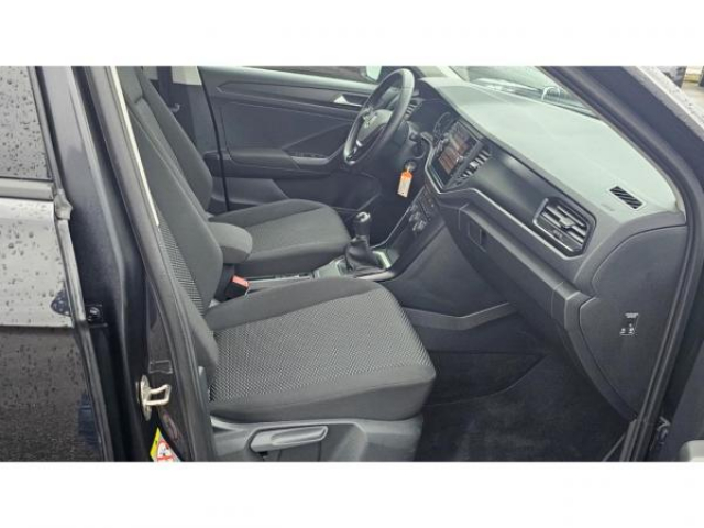 VOLKSWAGEN T-ROC Active 2.0 TDI 115cv + Carplay sans fil + Clim automatique + Navigation Discover Media