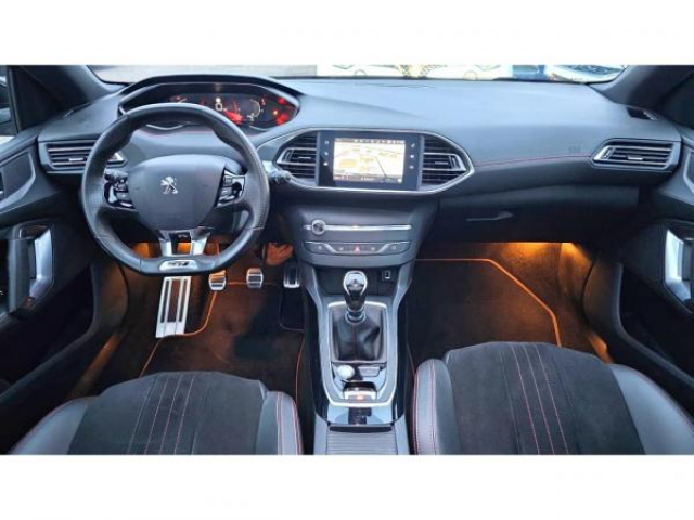PEUGEOT 308 GT Pack 1.5 BlueHDi 130cv + Toit pano + Attelage + Pack Side Security + Roue de Secours