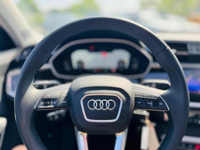 AUDI Q3 SPORTBACK Design 35 TDI 150cv S-tronic + Toit ouvrant + Camera de Recul + JA 19