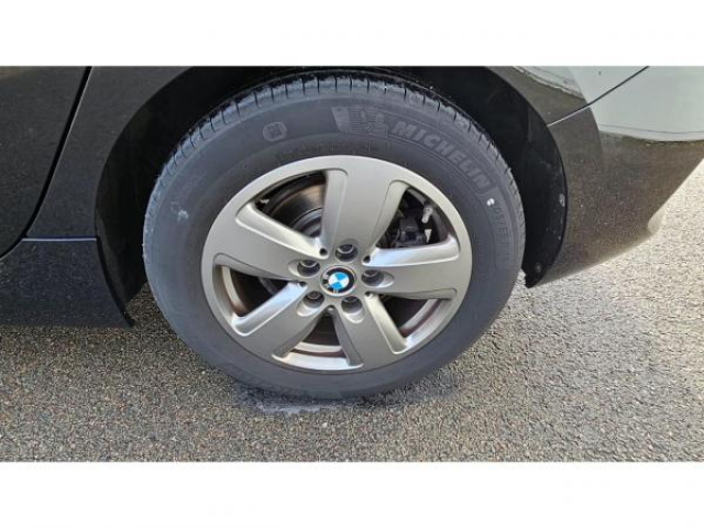 BMW SERIE 1 Advantage 116dA +Digital cockpit pro + Vitre AR teinte + Radar AV et AR + Regulateur + Ja16