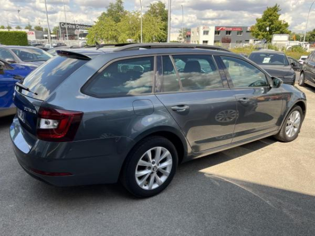 SKODA Octavia combi 1.6 TDI 116cv + Toit ouvrant panoramique + Camera de recul + Amundsen + Sieges AV Chauf
