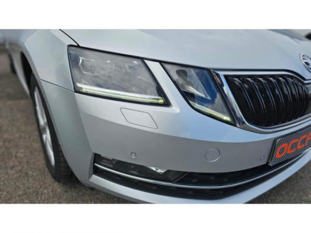 SKODA Octavia combi Style 1.6 TDI 116cv DSG7 + Attelage + Sièges AV Chauffants