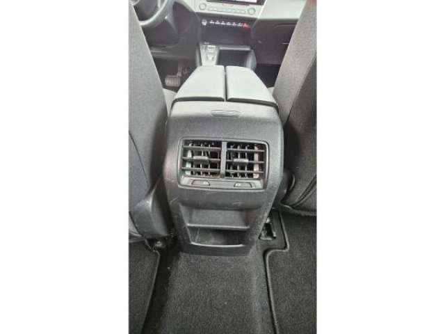 PEUGEOT 308 SW ACTIVE PACK 1.5 BlueHDi 130cv EAT8 + Sièges AV chauffants + Attelage + Navigation connect