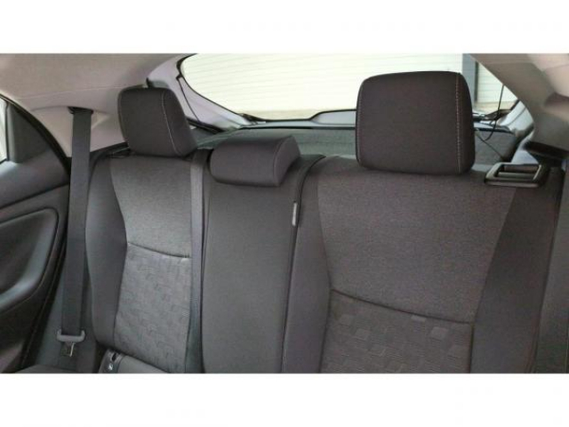 TOYOTA YARIS DESIGN Hybrid 116cv BVA e-CVT + Chargeur smartphone par induction + PACK HIVER + NEUF 0KM