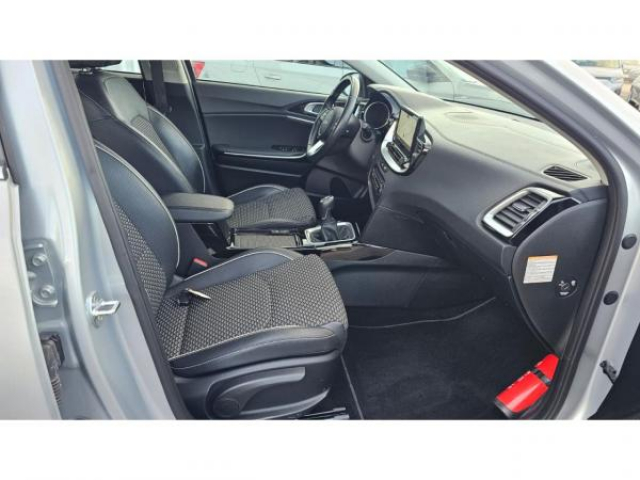 KIA CEE D SPORTSWAGON 1.6 CRDi MHEV 136cv PULSE