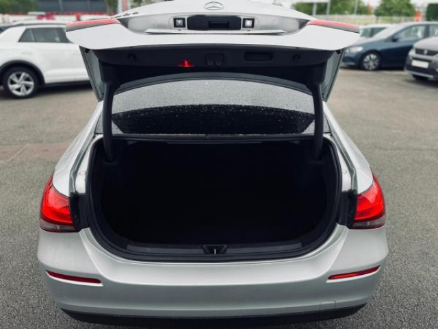 MERCEDES CLASSE A BERLINE Business Line 180d 7G-DCT + Camera de Recul + Sièges avant chauffants