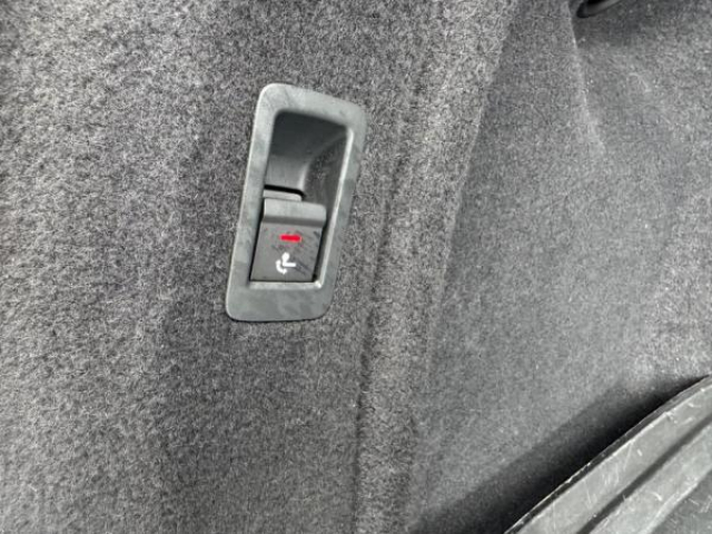 AUDI A4 AVANT S line 2.0 TDI 150cv S-tronic + TOIT PANO + Bang & Olufsen + CAMERA DE RECUL + ATTELAGE ELEC