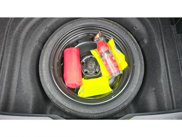 VOLKSWAGEN Golf SW Life 2.0 TDI 116cv DSG7 + Roue de Secours