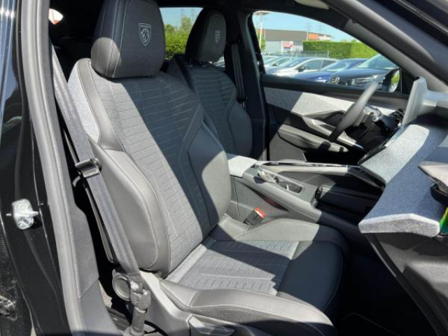 PEUGEOT 3008 GT Hybrid 136cv e-DCS6 + NEUF 0KM