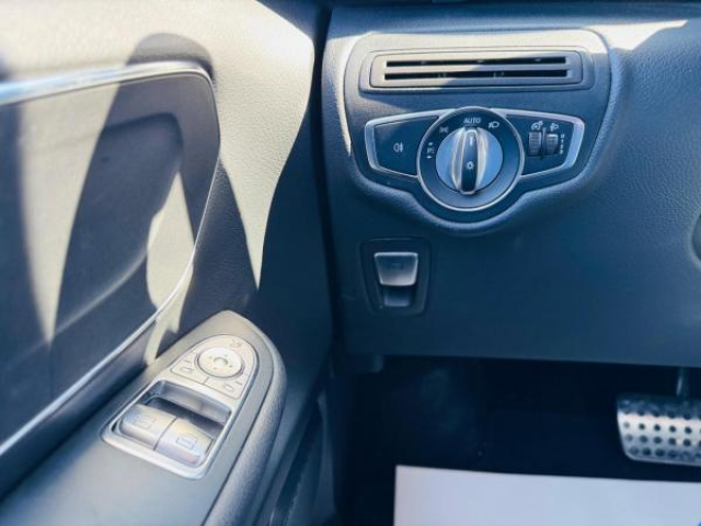 MERCEDES CLASSE V Design Long 220d BVA 9G-Tronic + Attelage amovible + Pack parking + JA19 + TVA RECUPERABLE