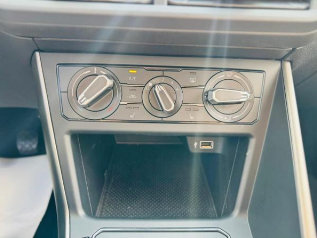 VOLKSWAGEN POLO Lounge 1.6 TDI  95cv+Park Pilot+Angle mort+Sieges AV Chauff+Régulateur+Antibrouillard