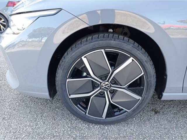 VOLKSWAGEN GOLF Phase 2 Style 1.5 eTSI 116cv DSG7 8.5 + LED MATRIX + Jantes 18 LEEDS + Pack Hiver + NEUF 0KM
