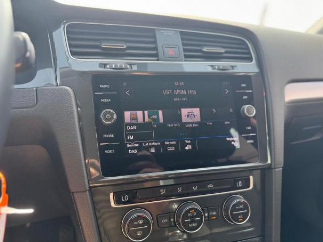 VOLKSWAGEN Golf SW TRENDLINE 1.6 TDI 115cv + Clim Automatique + Camera de Recul + Park Pilot