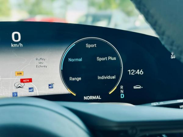 PORSCHE Taycan Cross Turismo 4  Exclusive Manufaktur 93,4 kWh 476cv + MATRIX + Ecran Passager + Toit pano + Pack Chrono