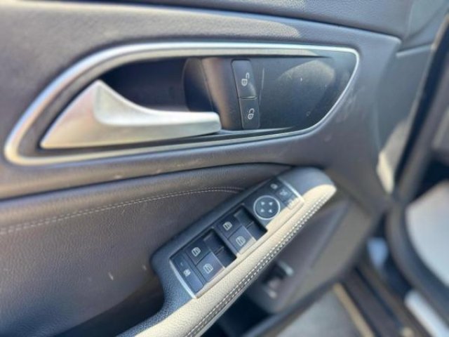 MERCEDES CLASSE CLA SHOOTING BRAKE Urban 220d 163cv 7G-DCT + Toit Panoramique + Pack Harman Kardon + Cuir + Carplay