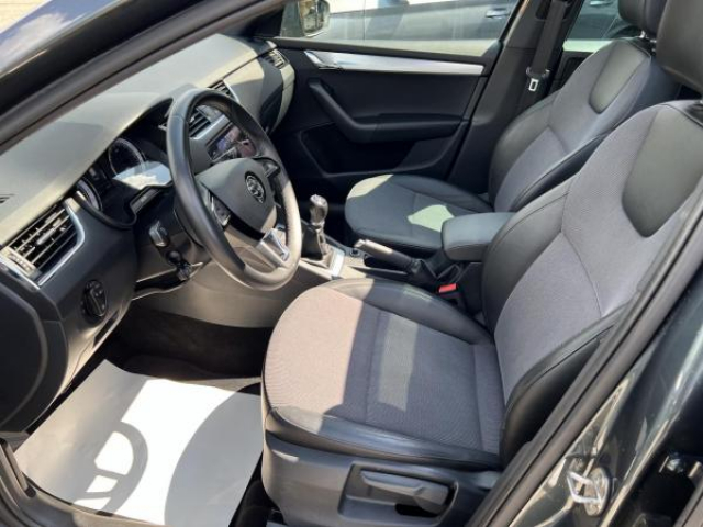 SKODA Octavia combi 1.6 TDI 116cv + Toit ouvrant panoramique + Camera de recul + Amundsen + Sieges AV Chauf