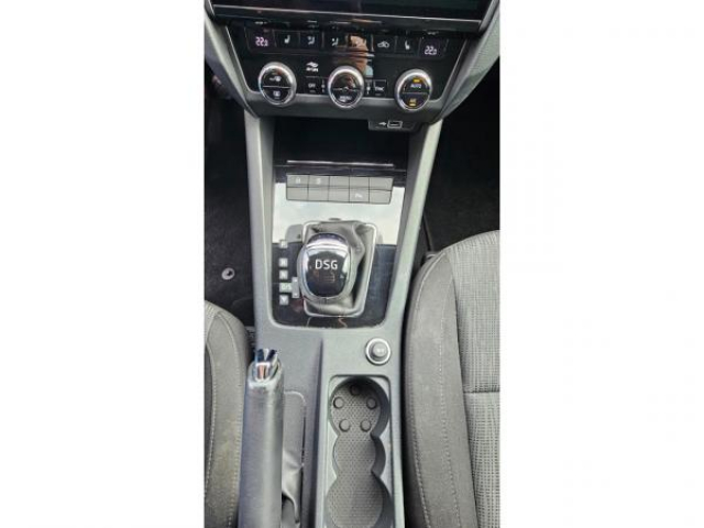 SKODA Octavia combi Style 1.6 TDI 116cv DSG7 + Attelage + Sièges AV Chauffants