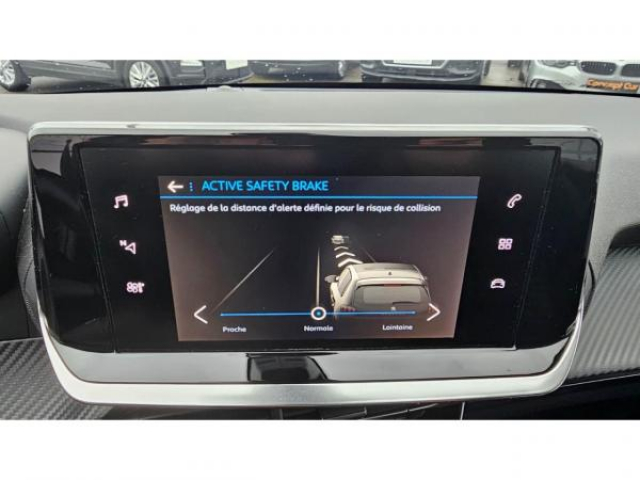 PEUGEOT 208 ACTIVE 1.5 BlueHDi 100cv + Navigation 3D + Aide au stationnement arrière