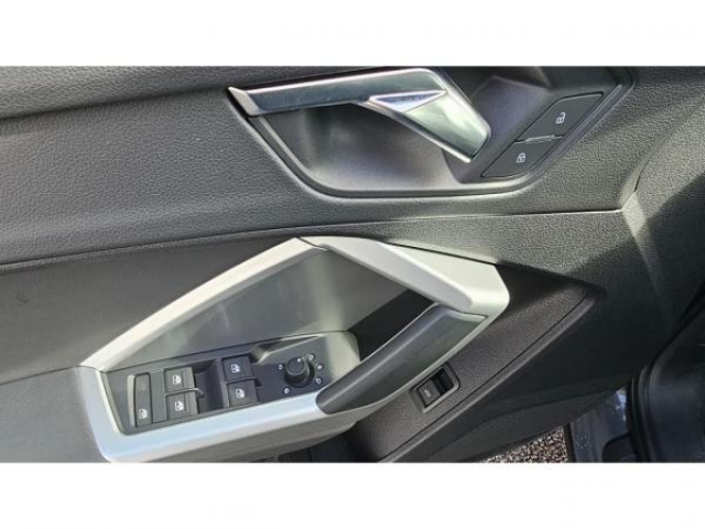 AUDI Q3 35 TDI 150cv S-tronic + Sellerie Cuir + Sieges AV Chauff + Virtual Cockpit + Hayon Elec + RS