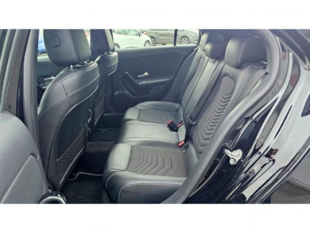 MERCEDES CLASSE A Business Solution 180d BVA 7G-DCT + Sellerie CUIR + Sièges AV chauffants + Navigation
