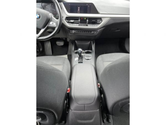 BMW SERIE 1 Advantage Pack 116dA 116cv + Sièges avant chauffants + Attelage