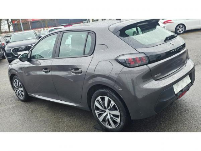 PEUGEOT 208 ACTIVE 1.5 BlueHDi 100cv + Navigation 3D + Aide au stationnement arrière