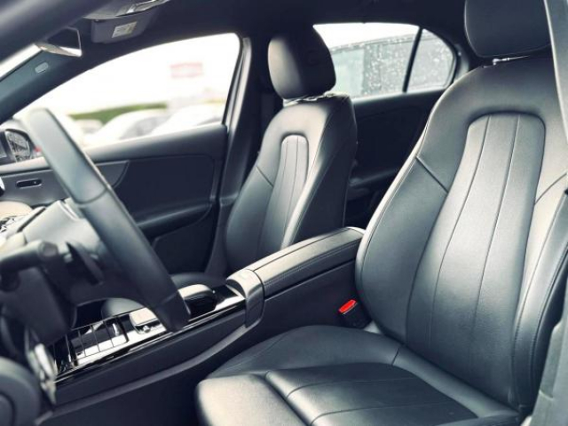 MERCEDES CLASSE A Luxury 180d 2.0L BVA 8G-DCT + Cuir + Sieges AV Chauffant + Instrumentalisions digital  10.25