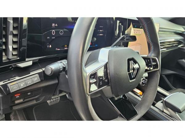 RENAULT ESPACE Esprit Alpine E-Tech Full Hybride 200cv BVA CVT 7 places 1ere MAIN