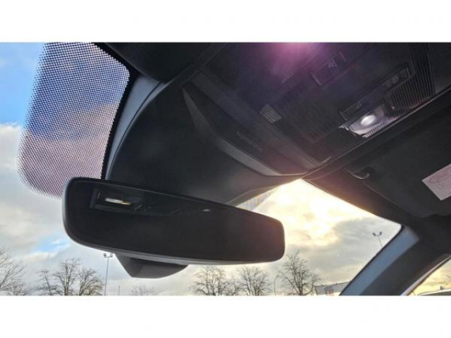 VOLKSWAGEN T-ROC R-Line 2.0 TDI 150cv DSG7 + Matrix LED + Sieges Massant Chauffant + Alarme