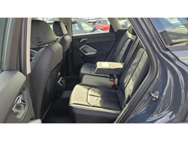 AUDI Q3 35 TDI 150cv S-tronic + Sellerie Cuir + Sieges AV Chauff + Virtual Cockpit + Hayon Elec + RS