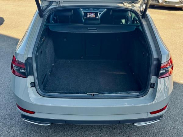 SKODA SUPERB COMBI Sportline 4x4 2.0 TDI 190cv DSG7 + Clim Tri-zone + Sièges av et ar chauffants + Volant Chauff