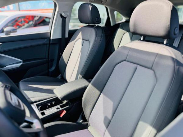 AUDI Q3 SPORTBACK Design 35 TDI 150cv S-tronic + Toit ouvrant + Camera de Recul + JA 19