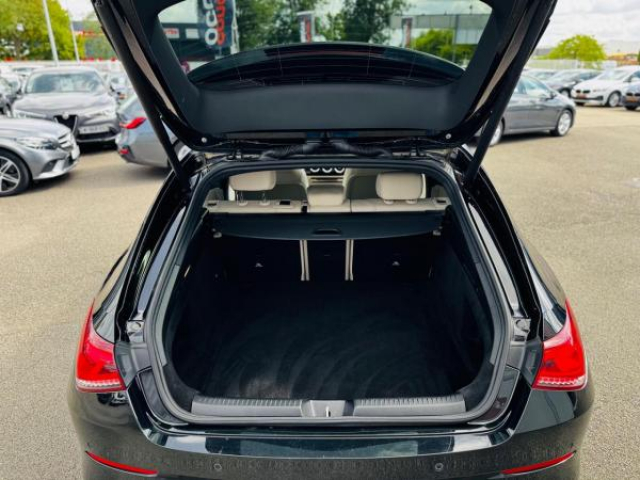 MERCEDES CLA Progressive Line 200D 8G-DCT + Pack Cuir + Carplay + HIFI Advanced + Sieges AV et Volant Chauffant