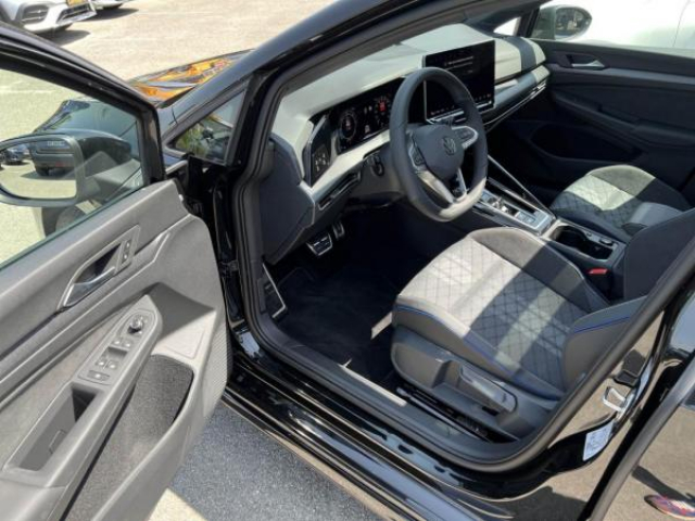VOLKSWAGEN GOLF R-Line 2.0 TDI 150cv DSG7 + Toit panoramique + JA18 YORK + Pack Hiver + NEUF 0KM
