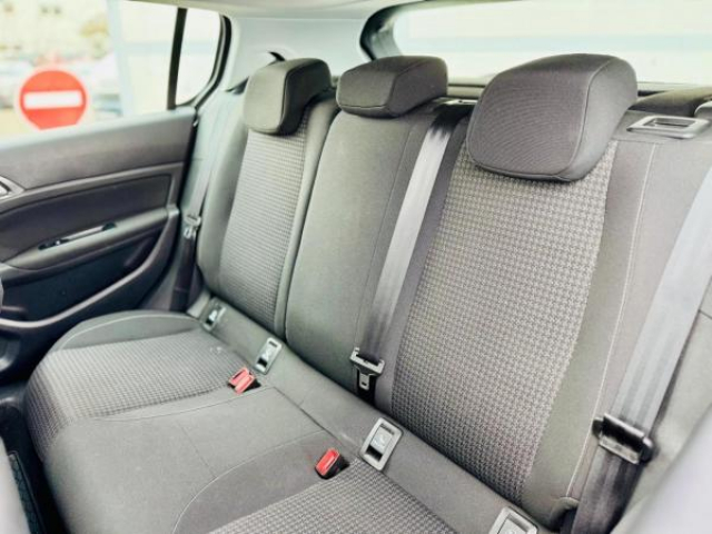 PEUGEOT 308 Active 1.5 BlueHDi 100cv + Sièges avant chauffants