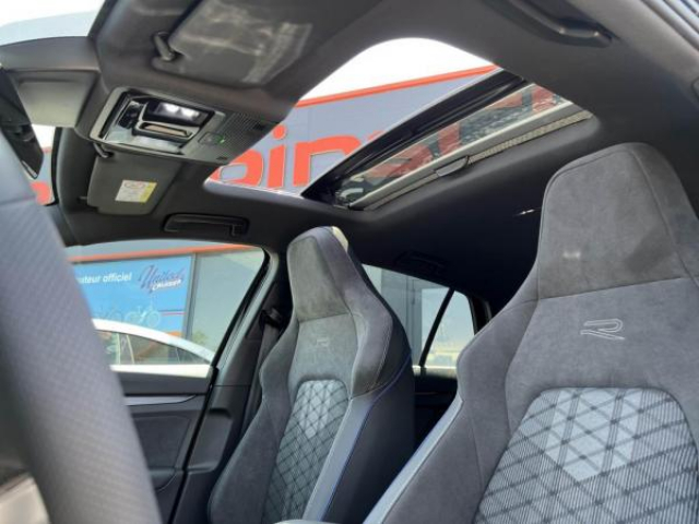 VOLKSWAGEN GOLF R-Line 2.0 TDI 150cv DSG7 + Toit panoramique + JA18 YORK + Pack Hiver + NEUF 0KM